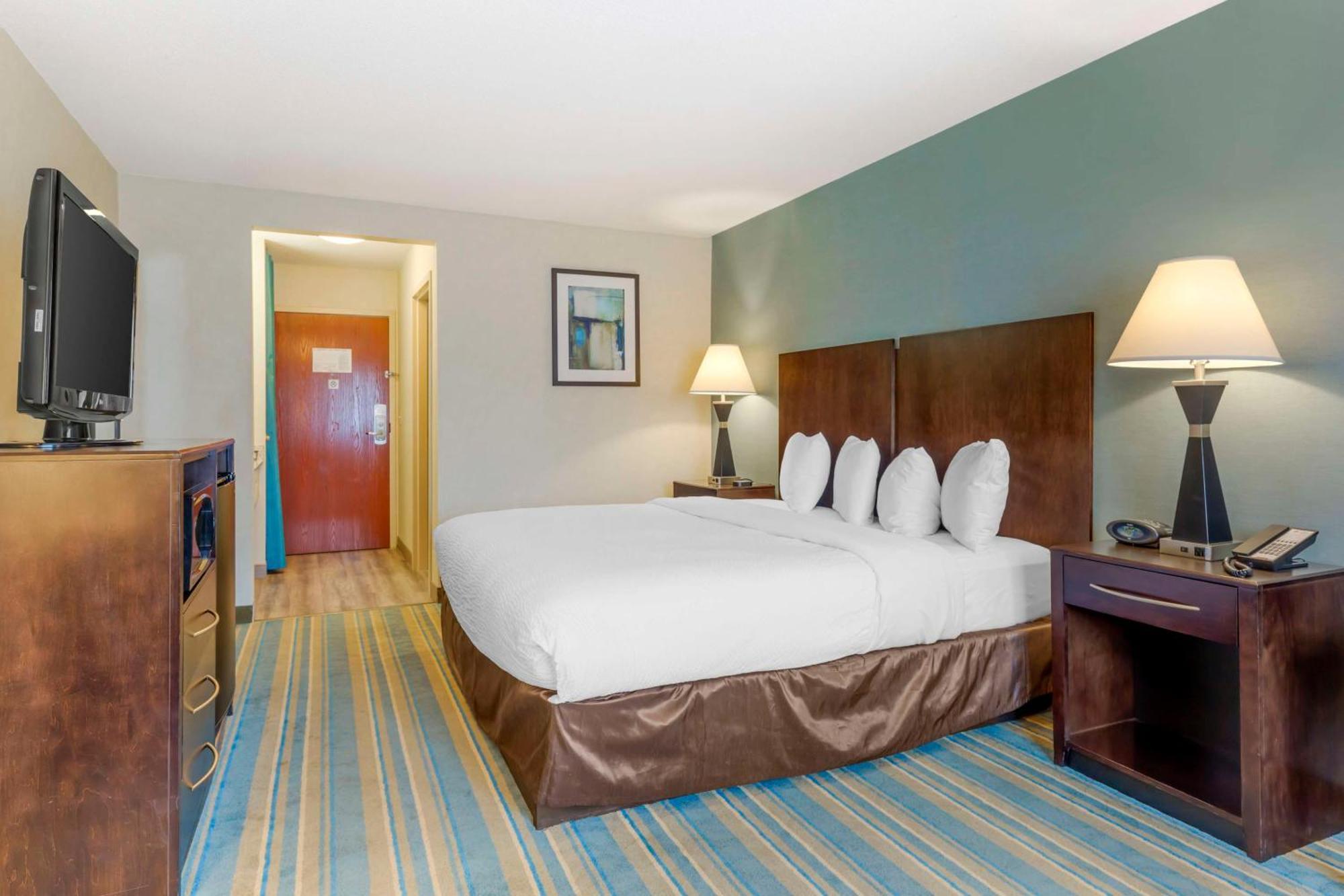 Best Western Plus Berkshire Hills Inn & Suites Pittsfield Extérieur photo