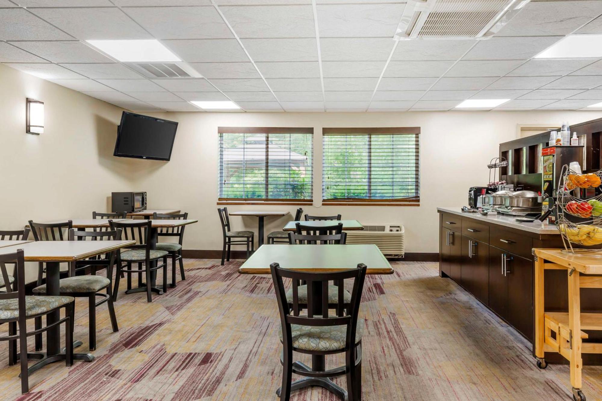Best Western Plus Berkshire Hills Inn & Suites Pittsfield Extérieur photo