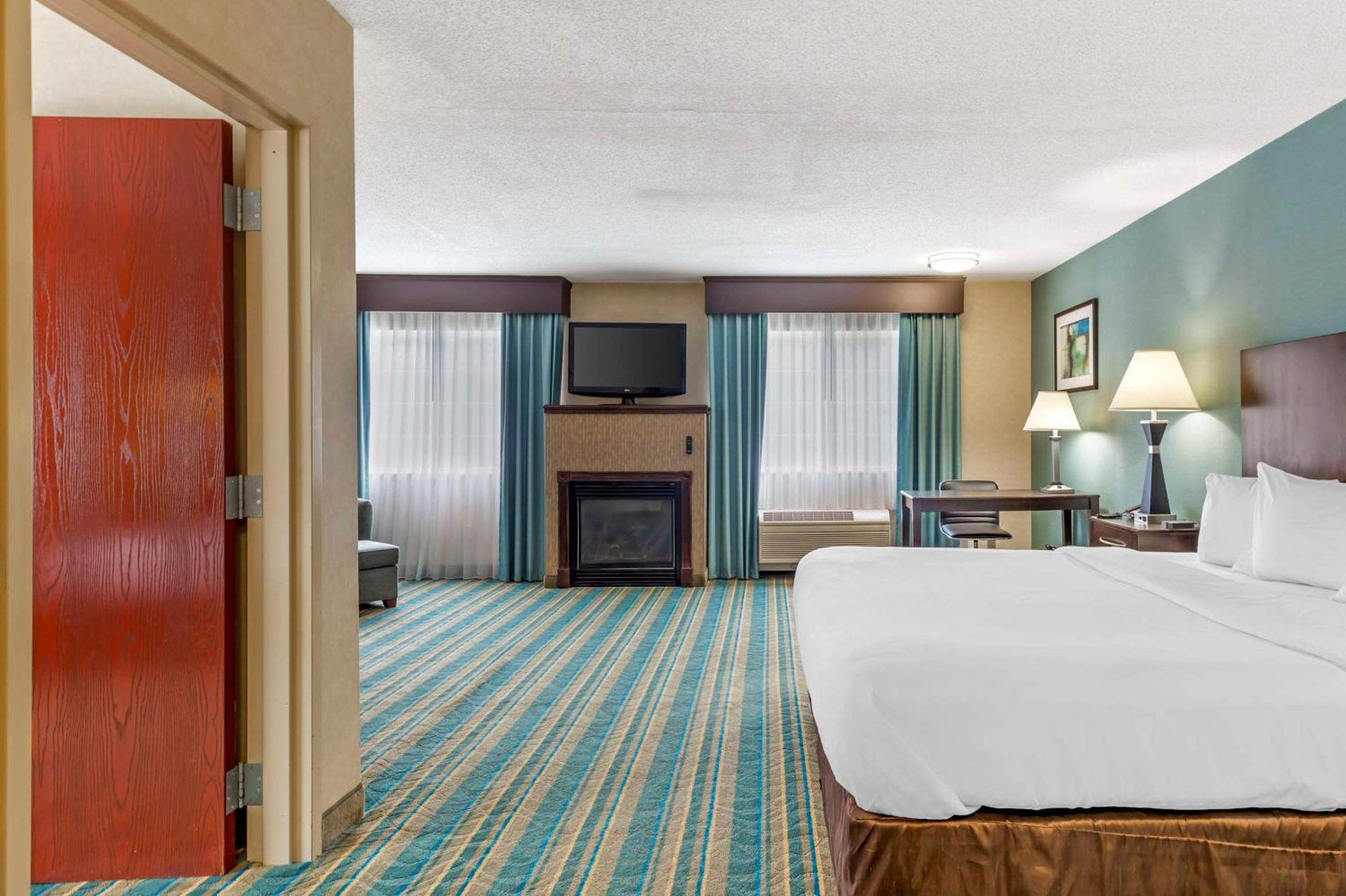 Best Western Plus Berkshire Hills Inn & Suites Pittsfield Extérieur photo