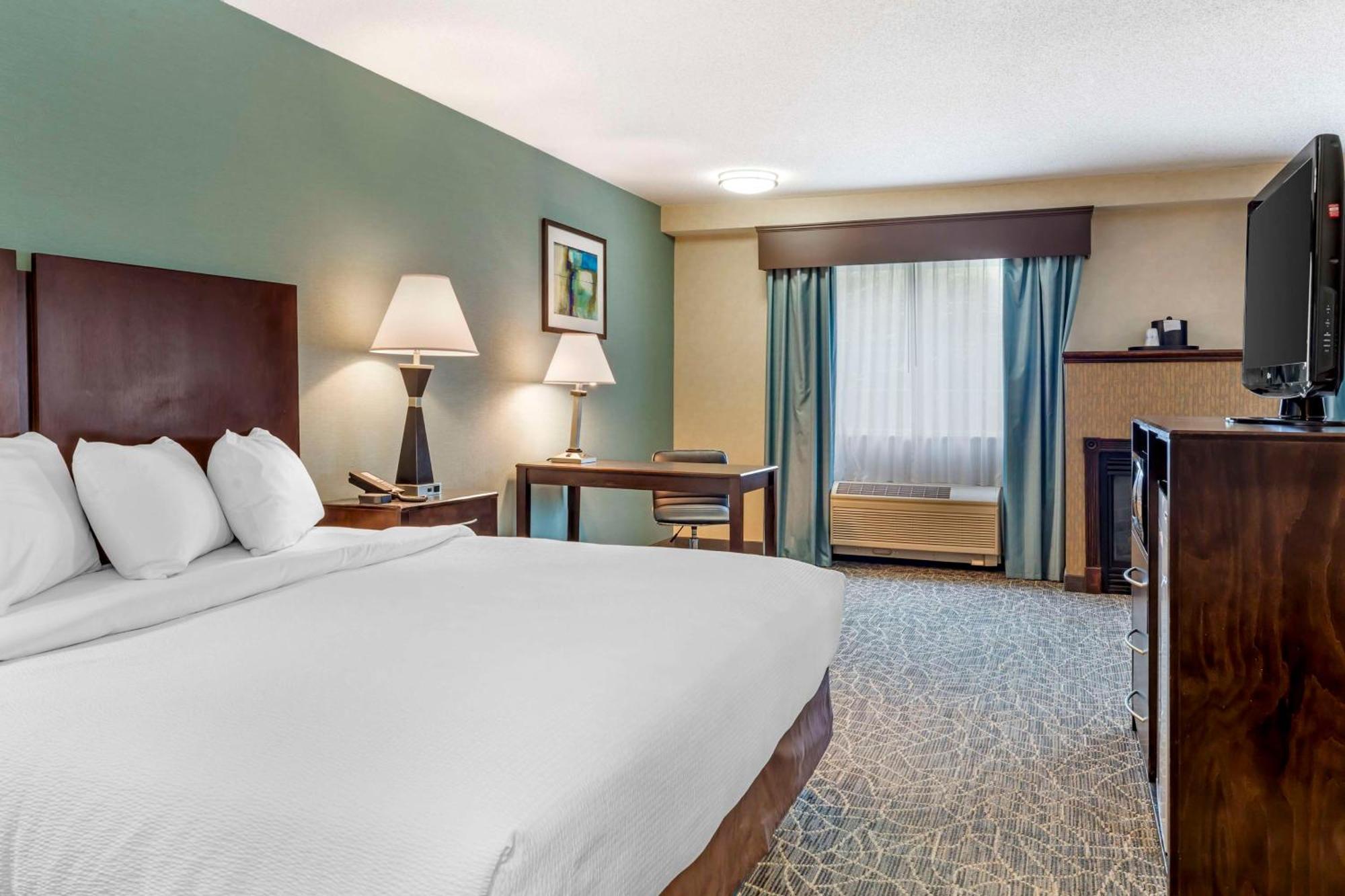 Best Western Plus Berkshire Hills Inn & Suites Pittsfield Extérieur photo