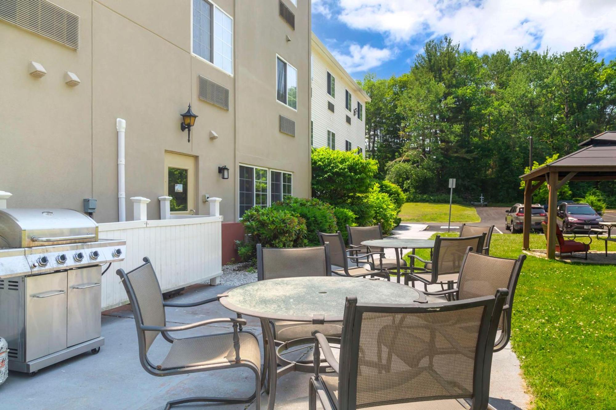 Best Western Plus Berkshire Hills Inn & Suites Pittsfield Extérieur photo