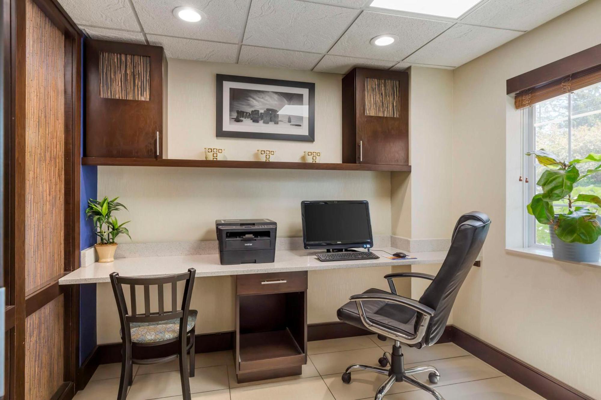 Best Western Plus Berkshire Hills Inn & Suites Pittsfield Extérieur photo