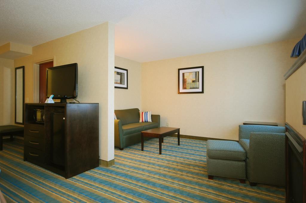 Best Western Plus Berkshire Hills Inn & Suites Pittsfield Chambre photo